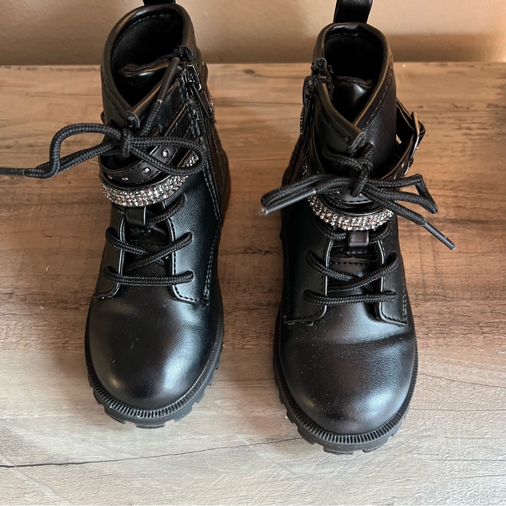 boots - Picture 2 of 7